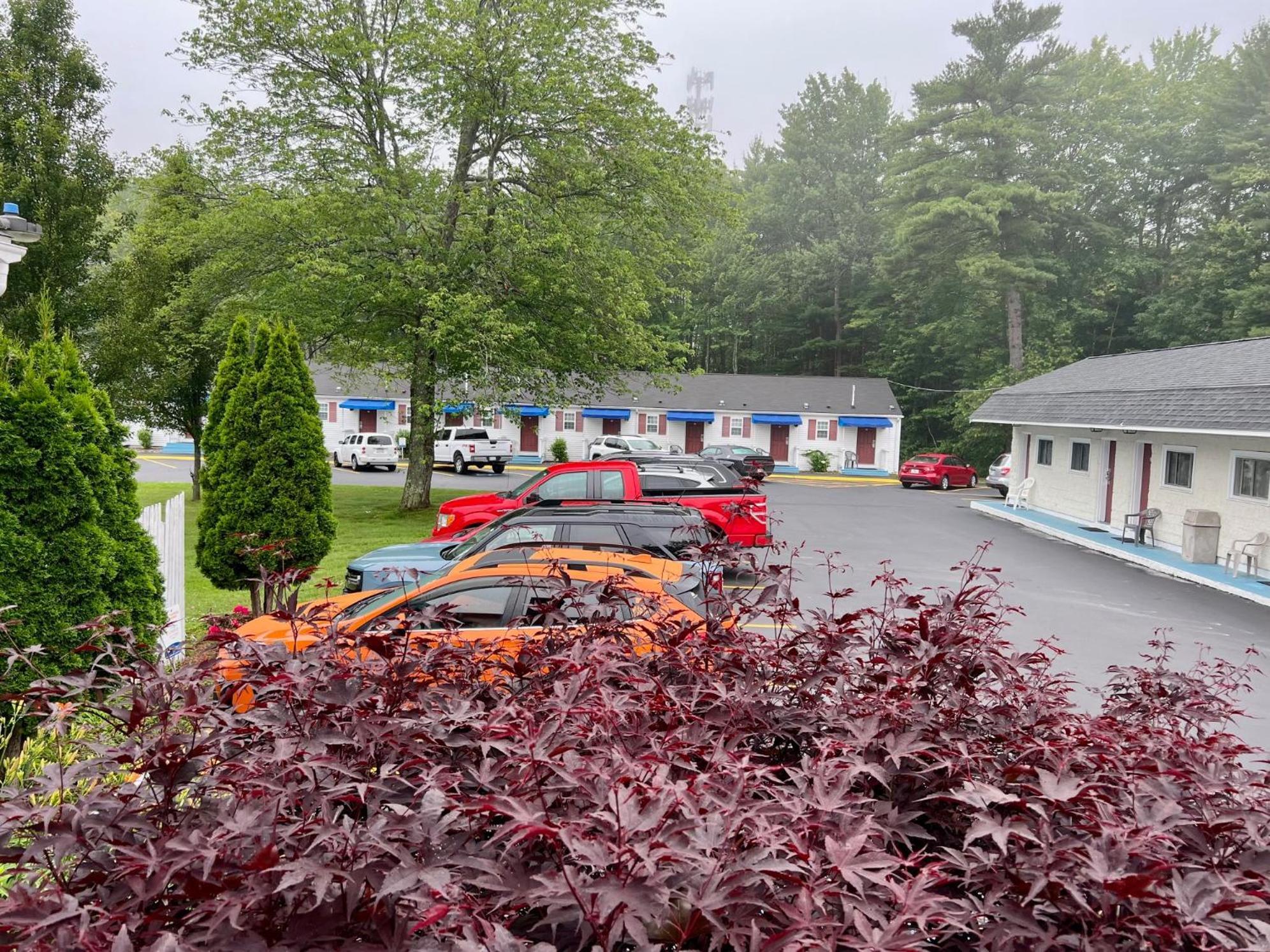Rodeway Inn & Suites Brunswick Near Hwy 1 Bagian luar foto
