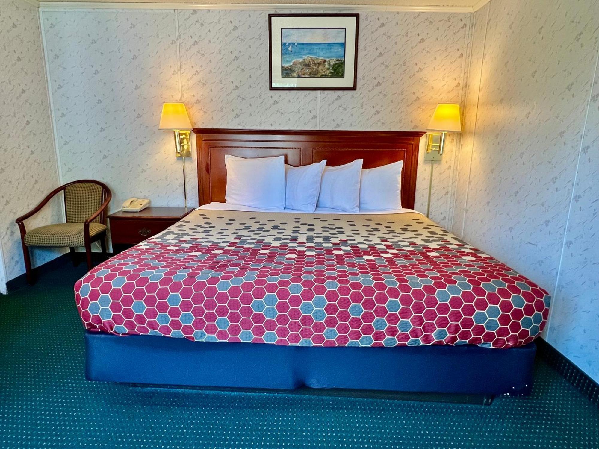 Rodeway Inn & Suites Brunswick Near Hwy 1 Bagian luar foto